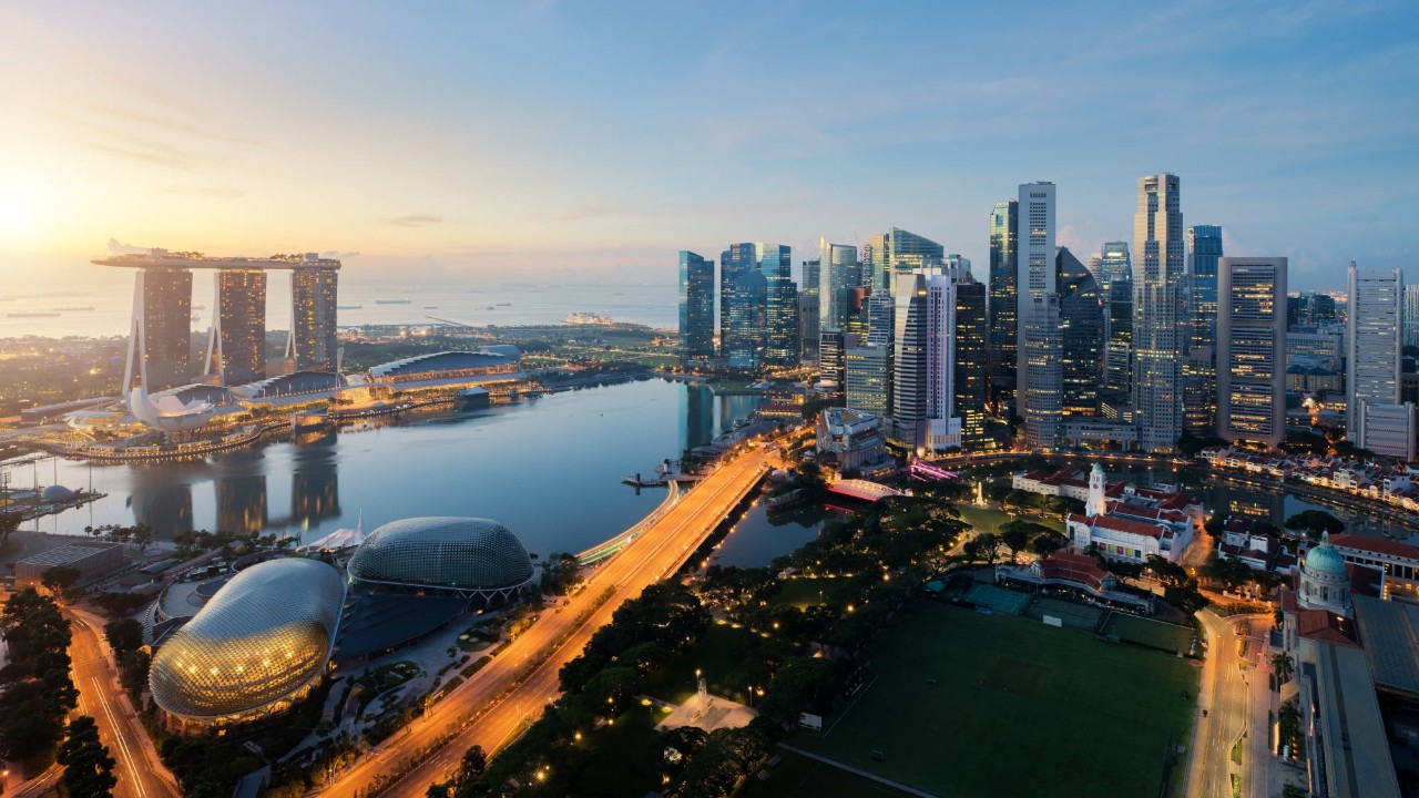 新加坡天际线；图片使用于汇丰新加坡财富远见页面。