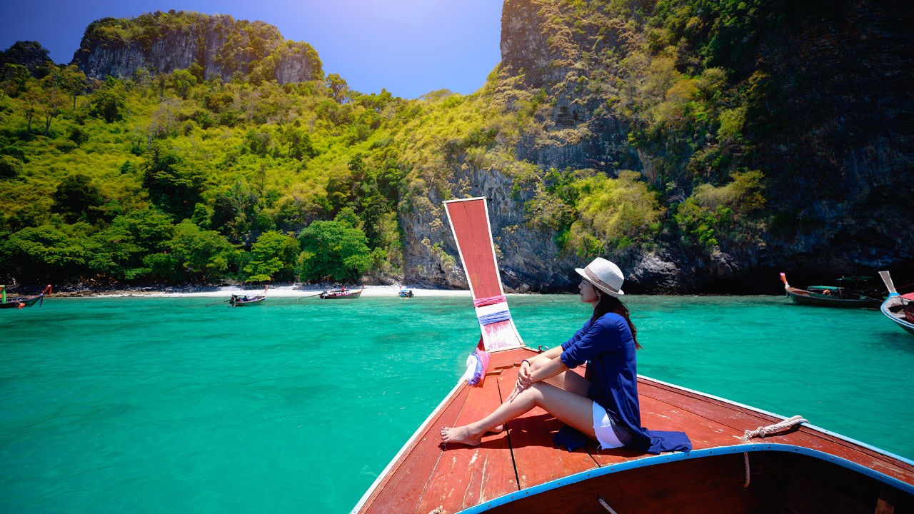 Find out more about HSBC Revolution Credit Card, image used for HSBC Revolution Credit Card.