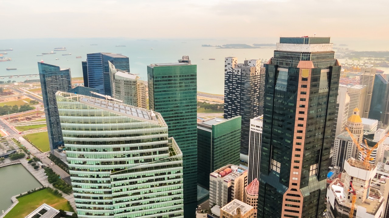 Buildings in Singapore; image used for HSBC Singapore For all your property financing needs article
