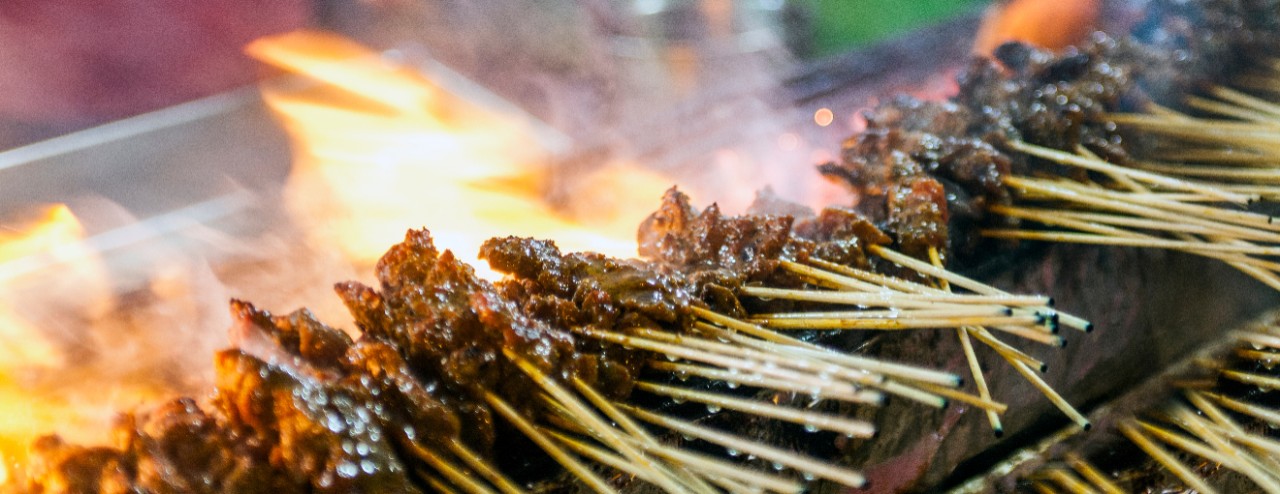 meat skewers; image used for HSBC where to find the top hawker centres in Singapore article page