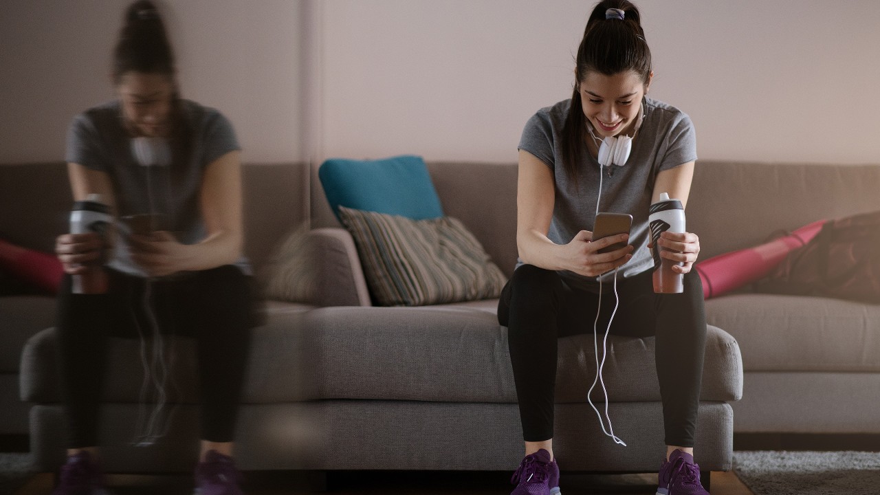 Girl getting ready for gym; image used for HSBC Digital Investment Account Opening.